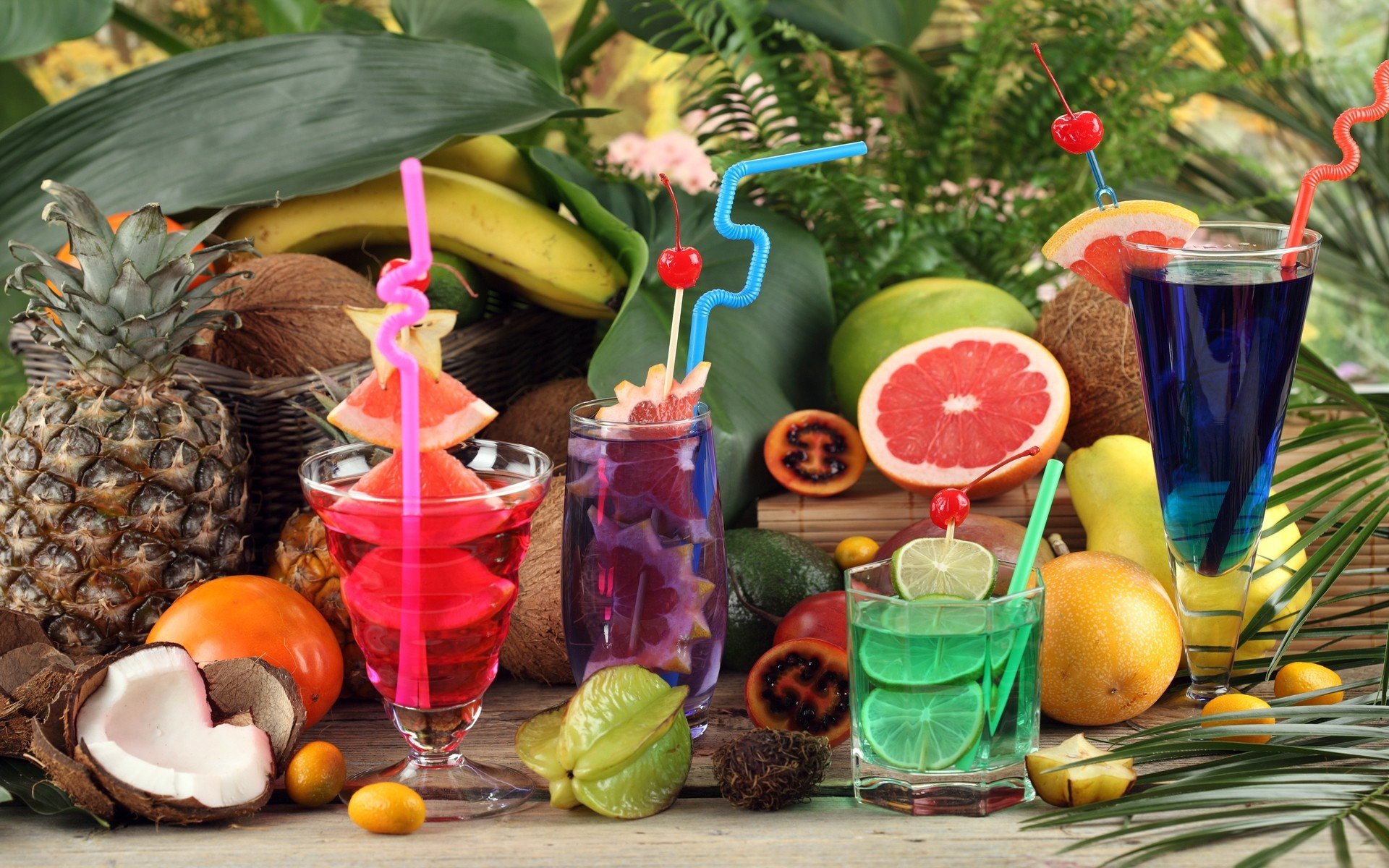 boissons eau liquide cocktails fruits légumes baies verres verres verres à vin tubes exotiques ananas banane citron orange citron vert noix de coco