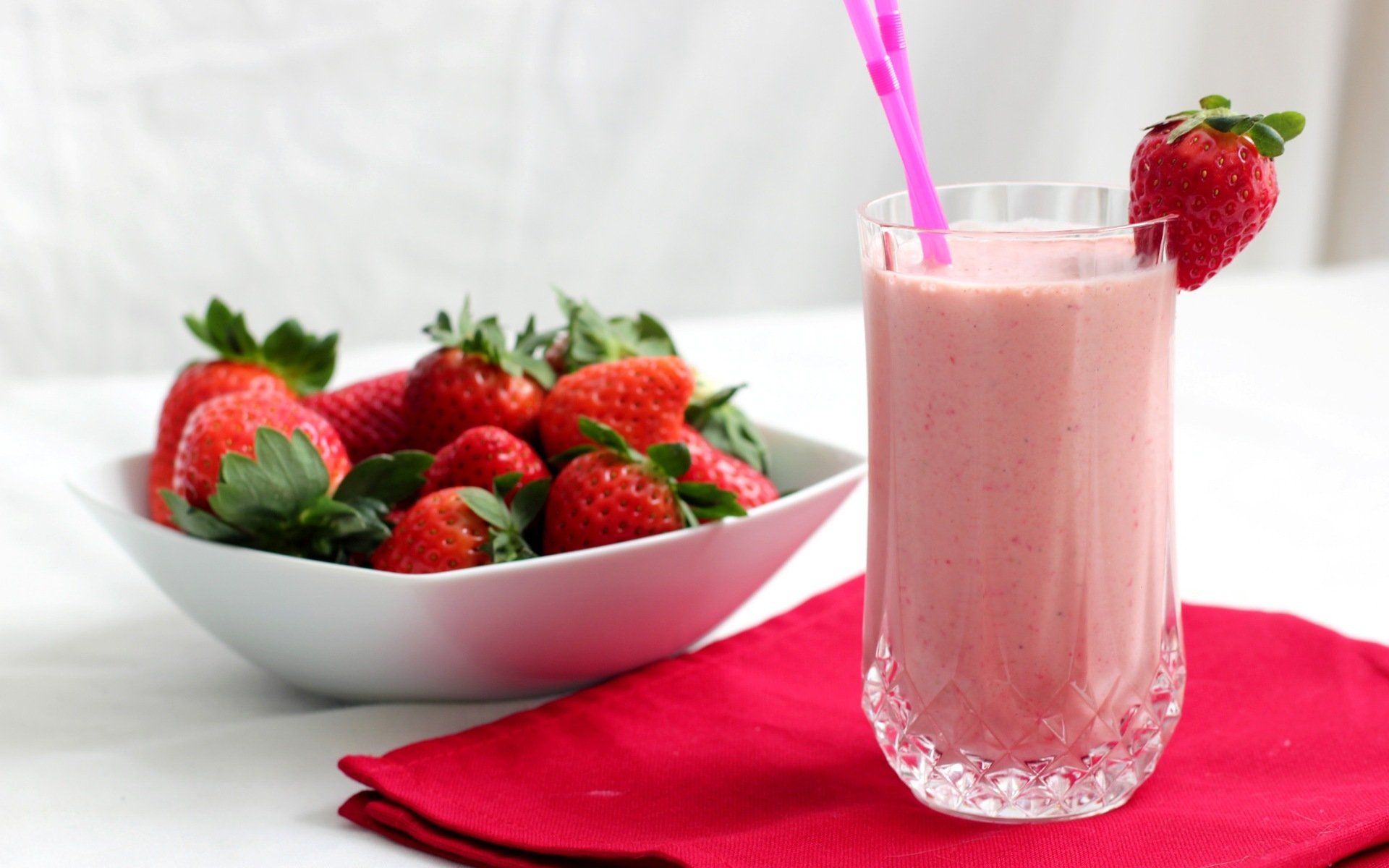 fraise baie cocktail assiette verre