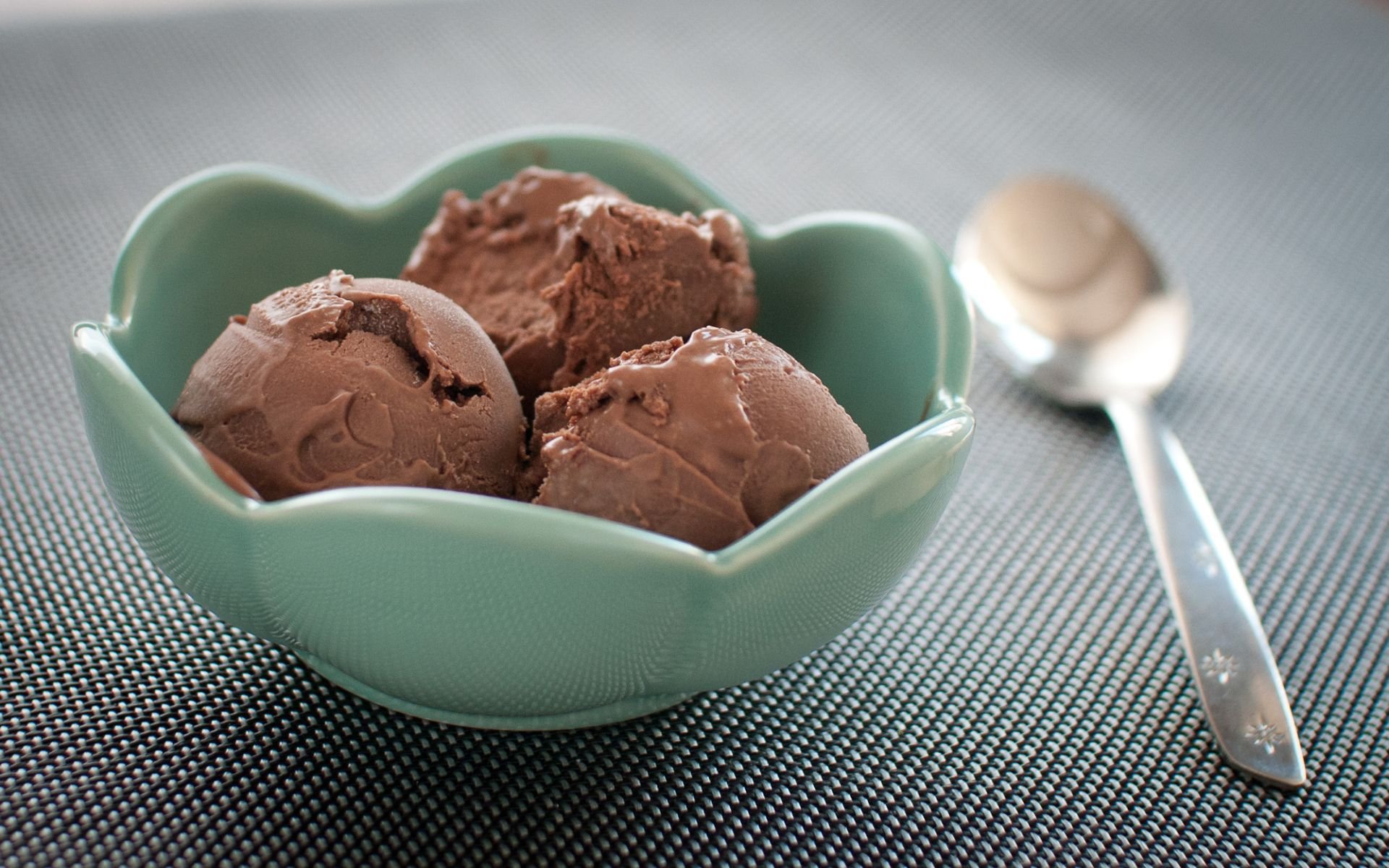 chocolate helado dulce dulzura bolas cuchara plato 1920x1200