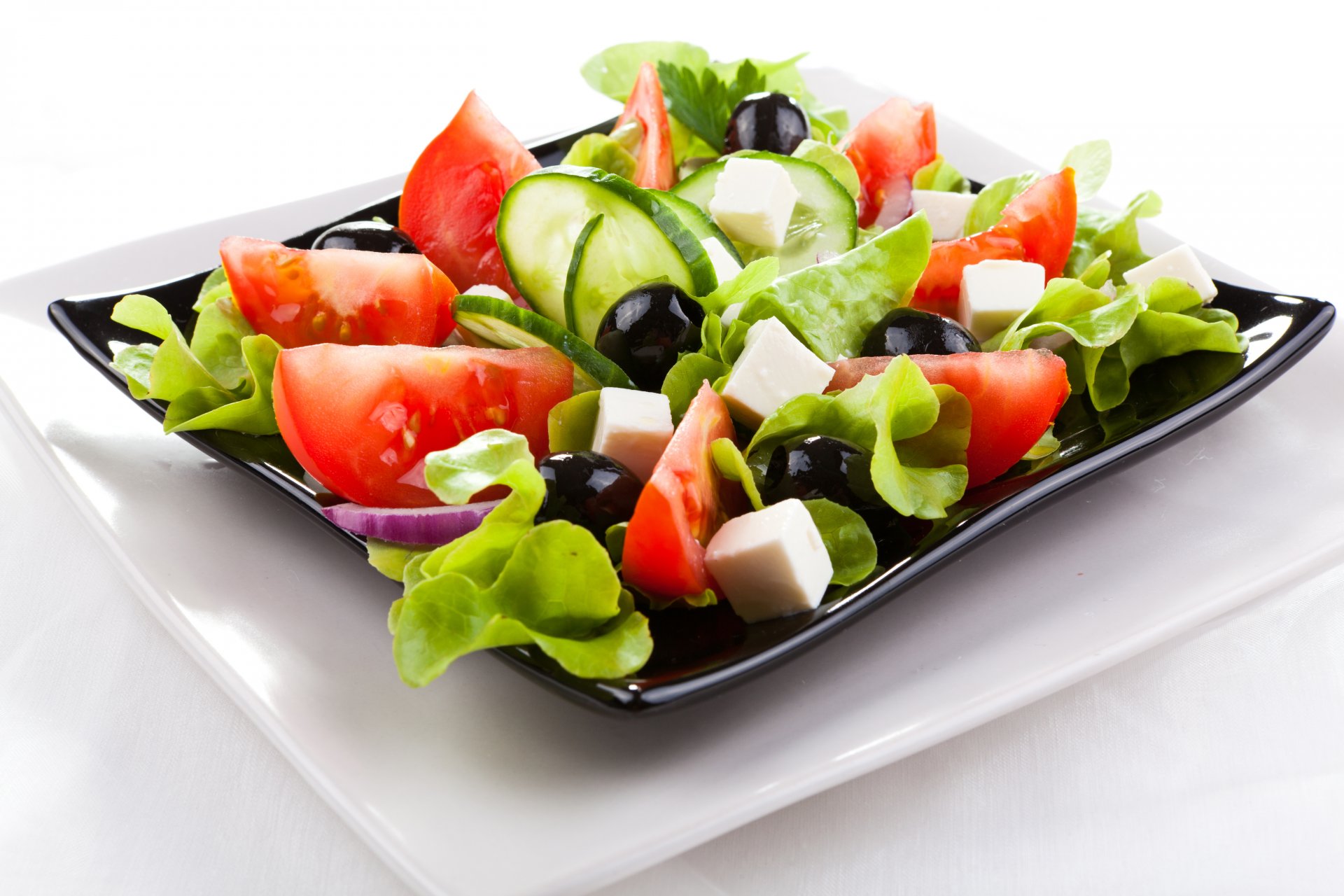 alad greek olives tomatoes cucumber cheese torment lettuce dish