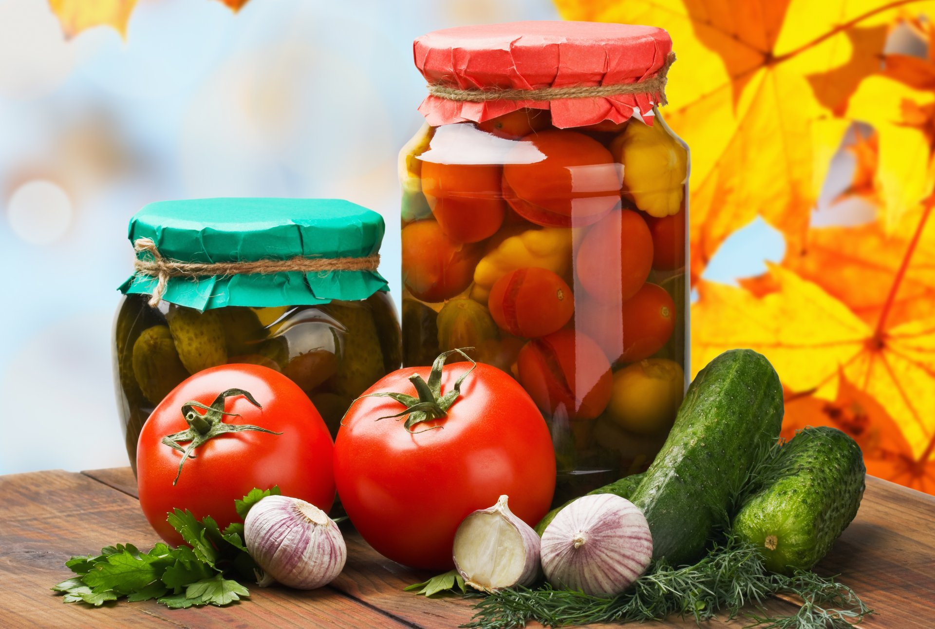 table banks pickles garlic dill green cucumbers tomatoes leaves streaks autumn