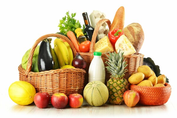 Vegetables and fruits in the basket