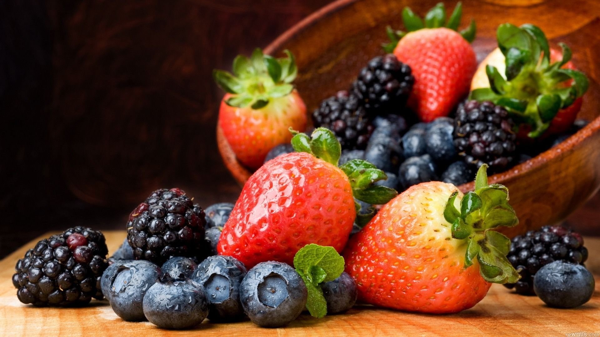 fruits baies fraises nature morte