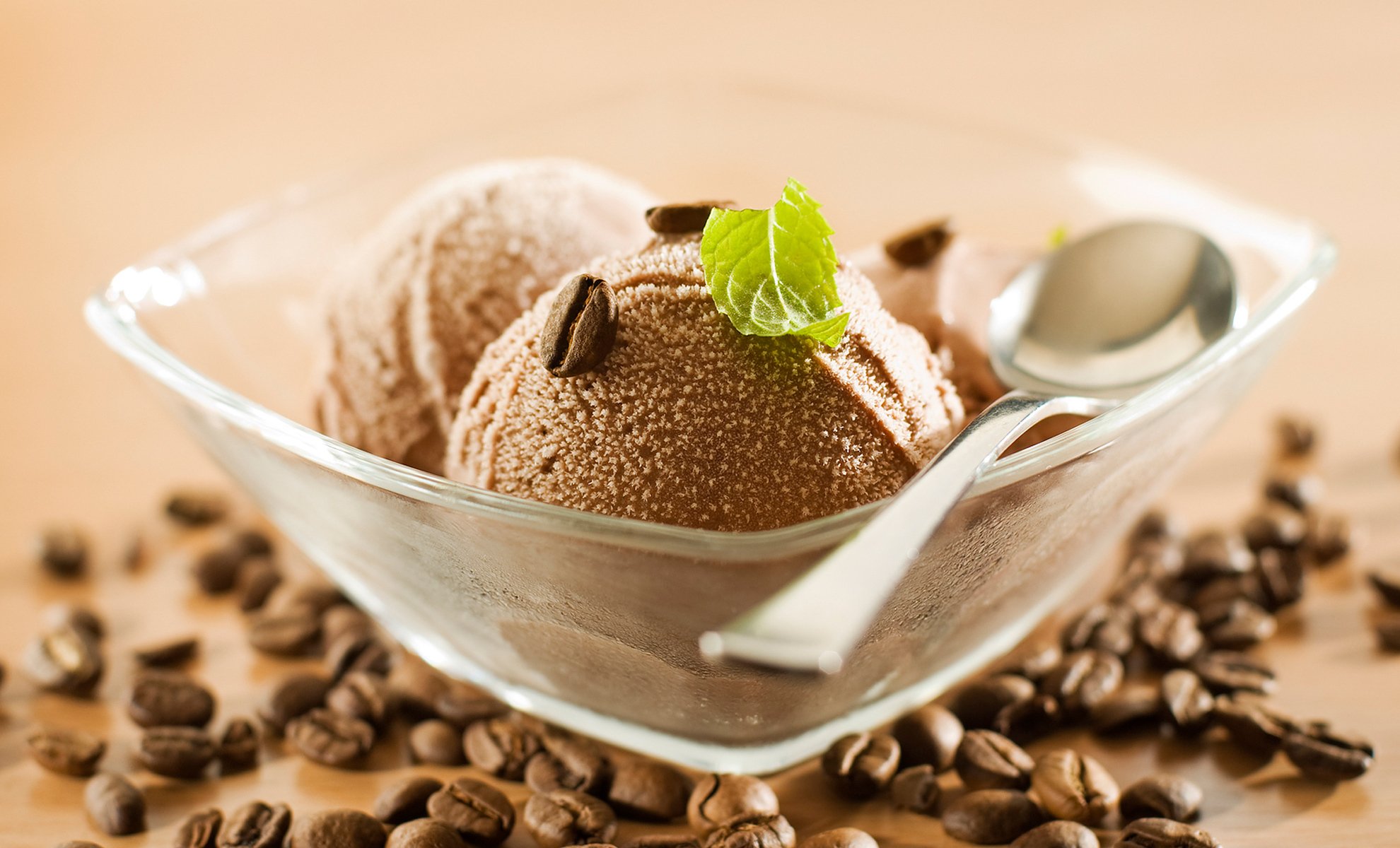 chocolate helado tazas café menta cuchara