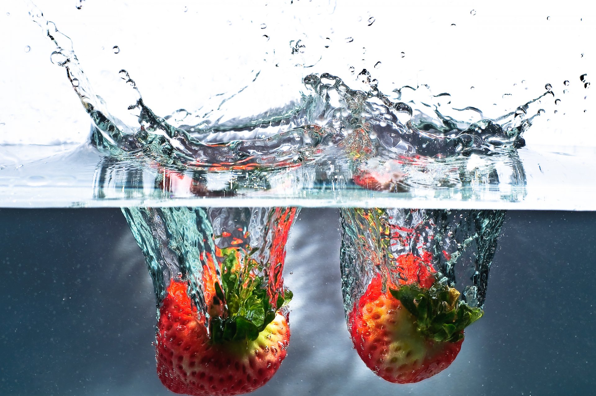 trawberry water splash spray