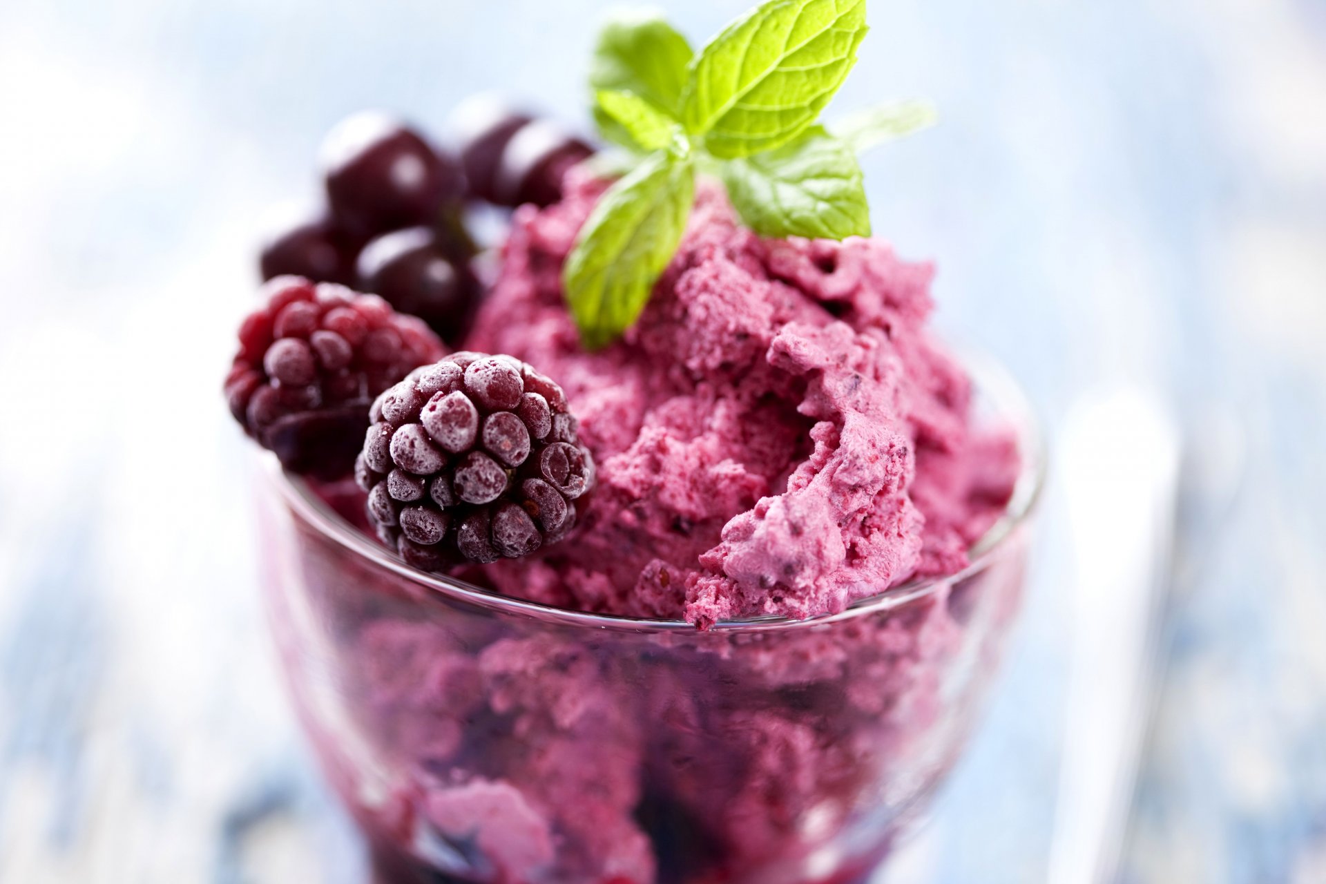 tutti frutti framboise menthe crème glacée gros plan