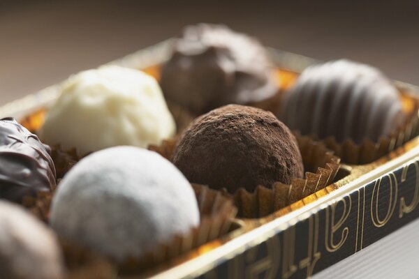 Scatola di caramelle al cioccolato d élite