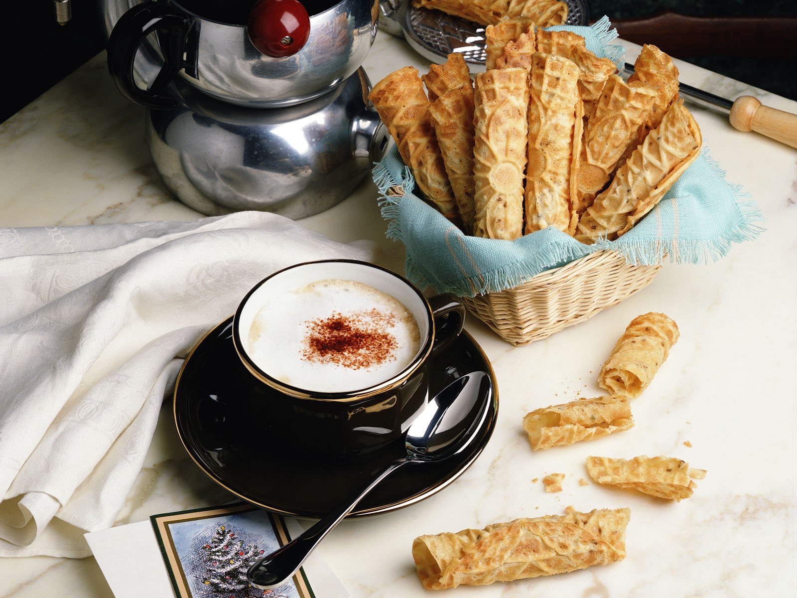 tazza cucchiaio piattino caffè tavolo cialde