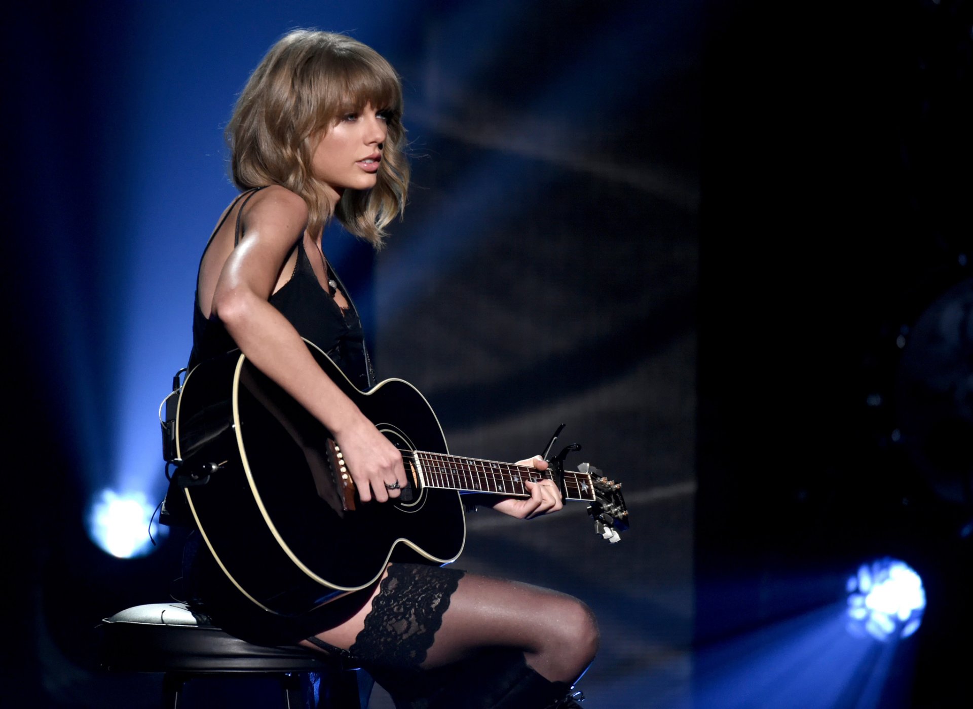 taylor swift 2015 iheart radio music awards spettacolo