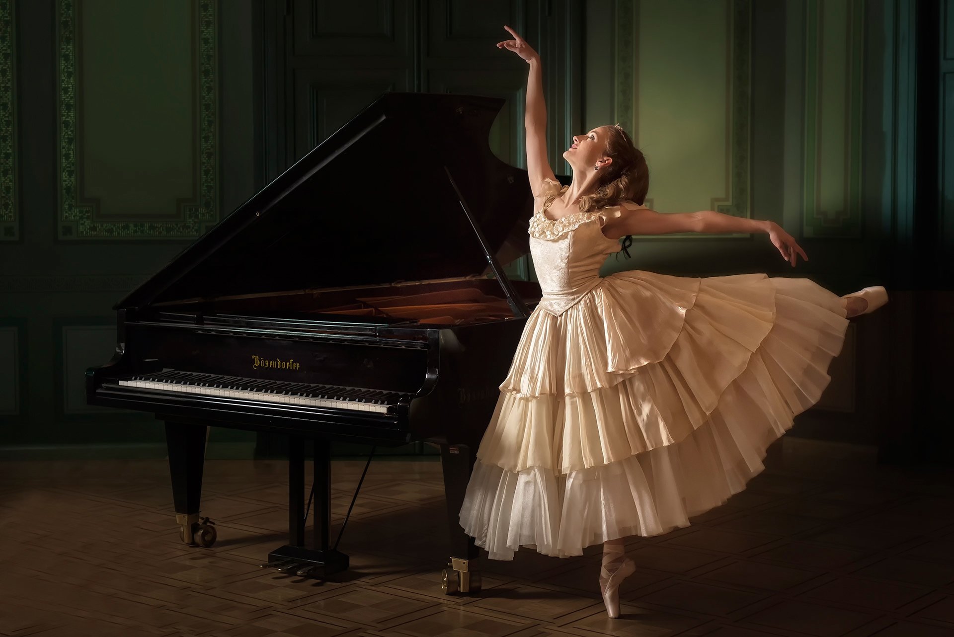 evelina godunova ballerine piano danse