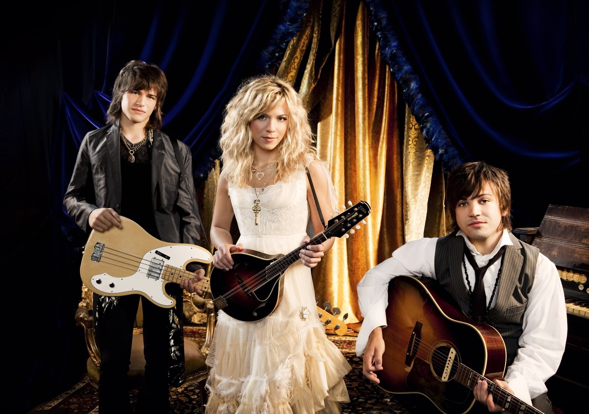 the band perry music group country group soloist kimberly perry