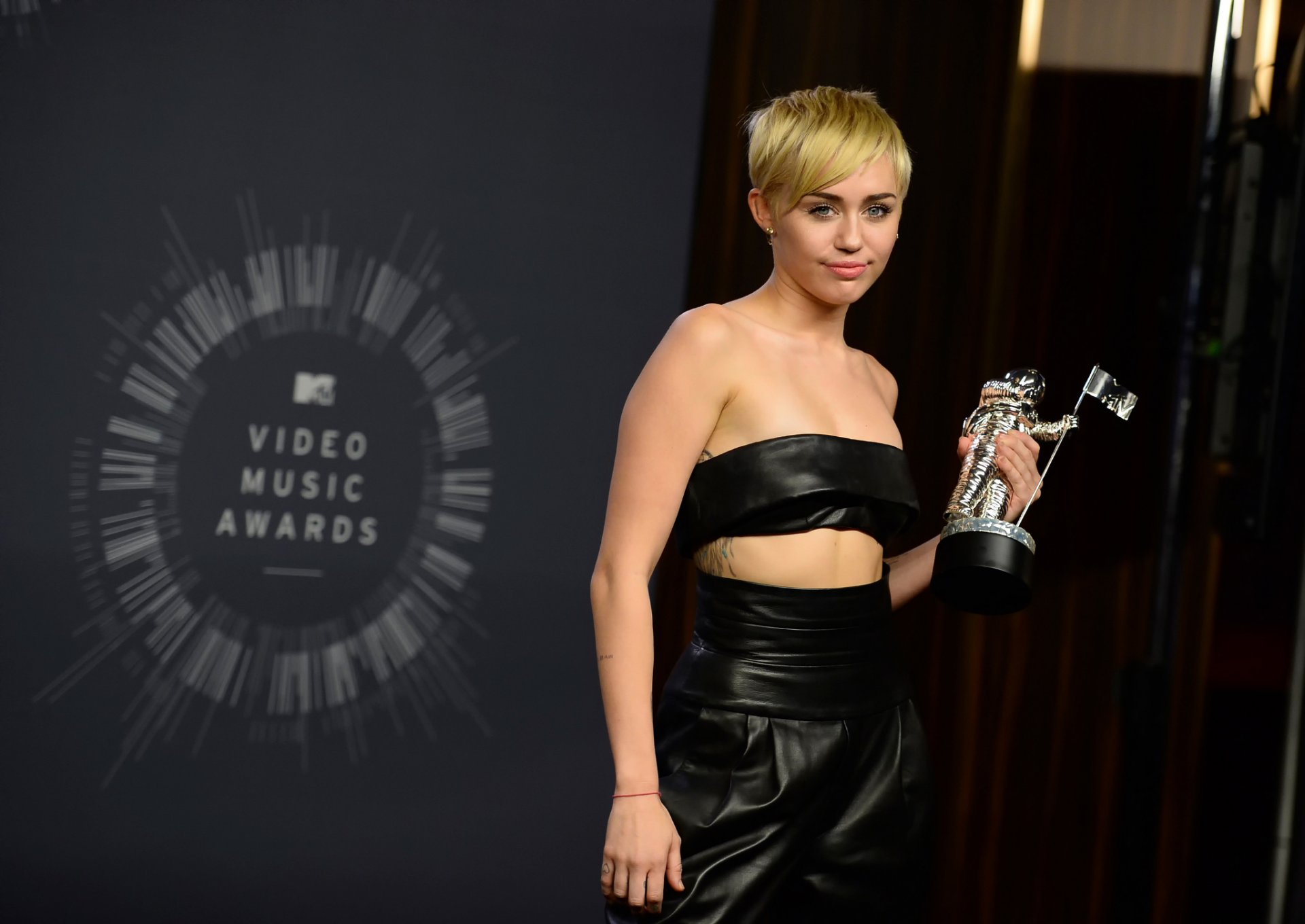 miley cyrus piosenkarka video music award