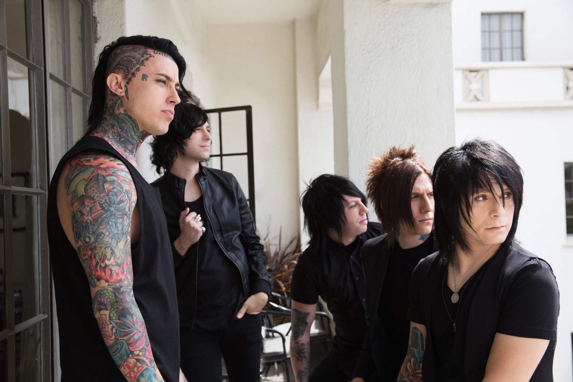 falling in reverse the group music ronnie radke ryan seaman derek jones jacky vincent ron ficarro post-hardcore pop punk melodic metalcore glam metal