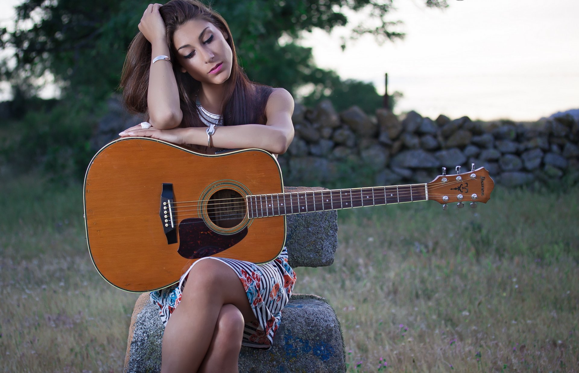 fille guitare musique