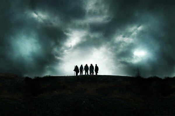 Vikingos en un atardecer pagano