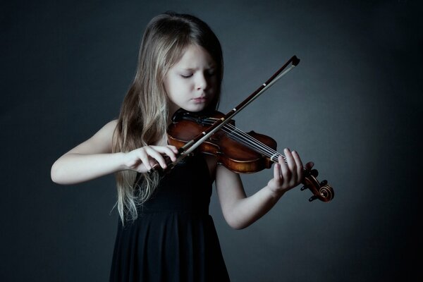 A girl plays the violin