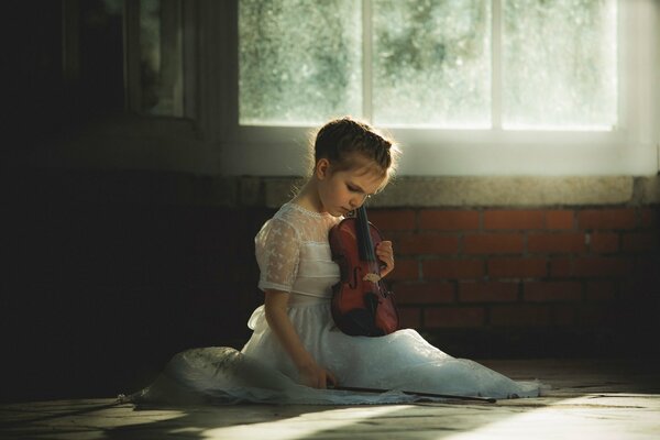 Ragazza che suona il violino