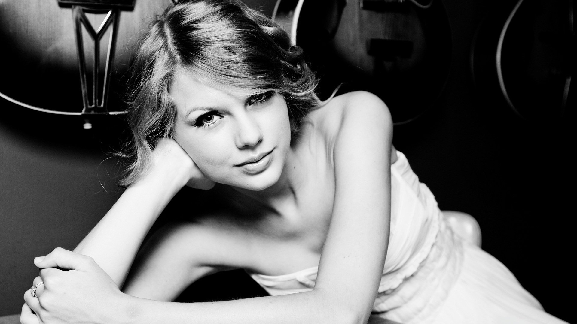 taylor swift taylor swift alison swift taylor cantante mirada sonrisa blanco y negro blanco y negro