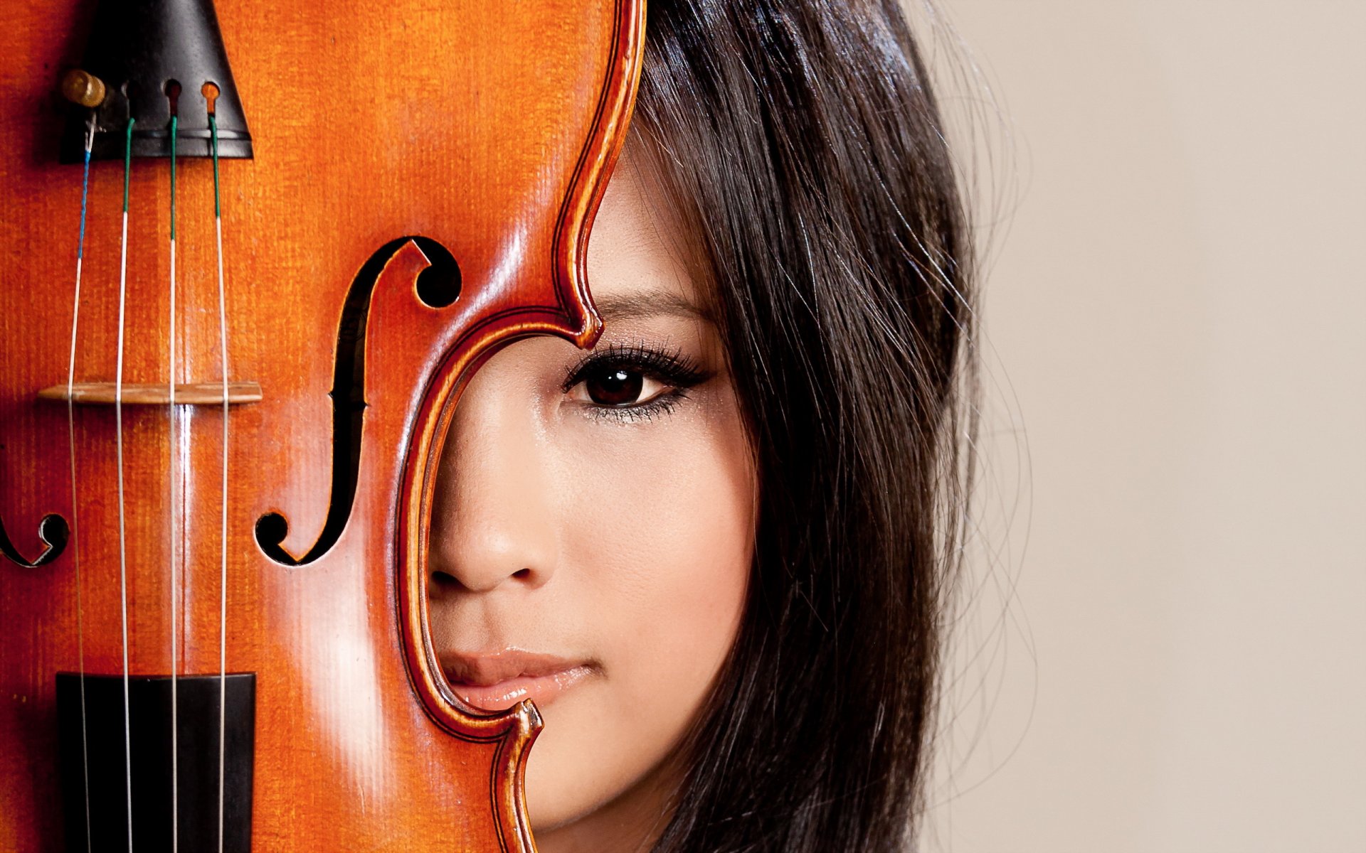 ragazza asiatica vista violino musica