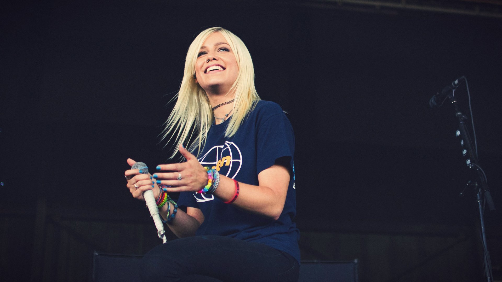 tonight alive music girl pop-rock australian jenna makdougal jenna mcdougall singer blonde