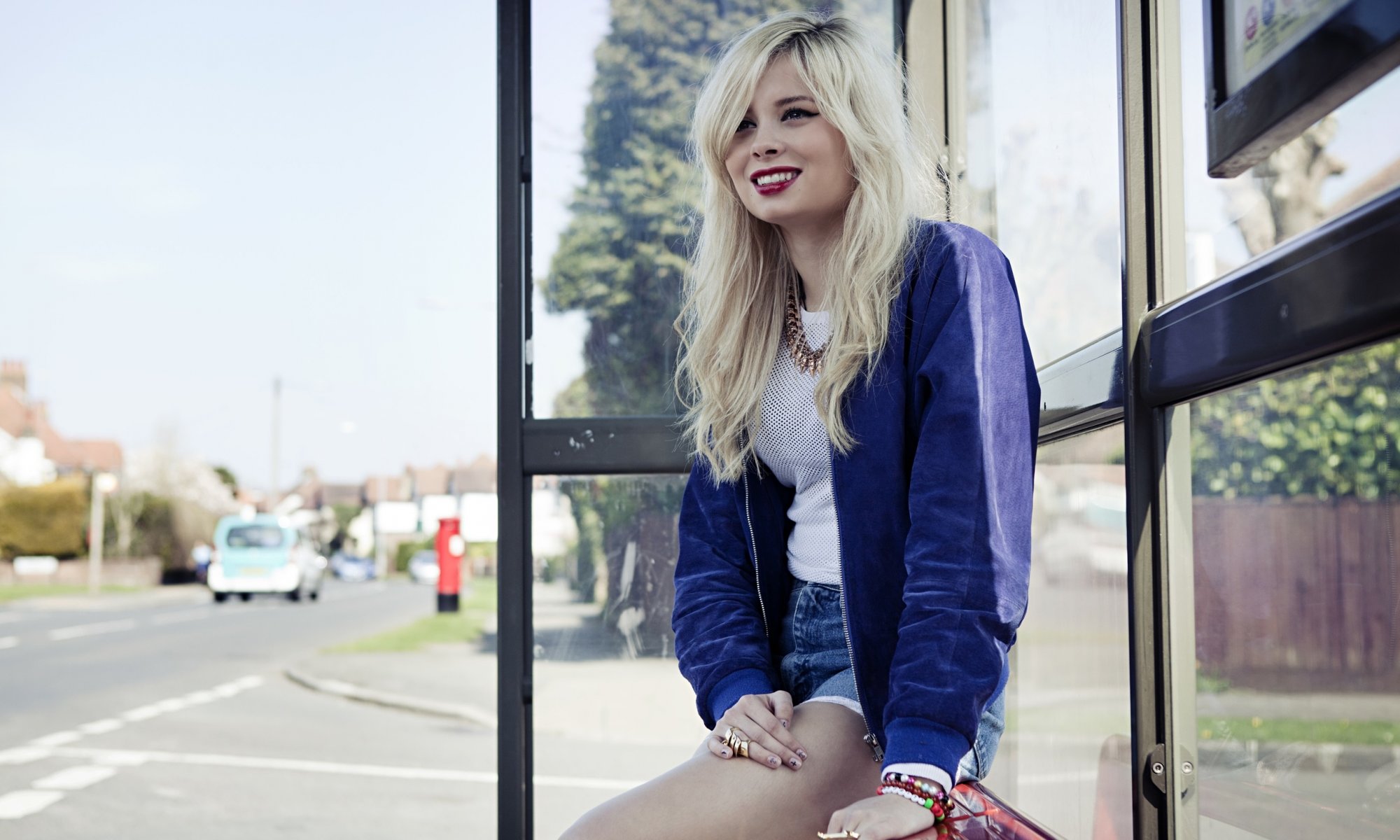 nina nesbitt acoustique pop rock auteur interprète chant guitare guitare acoustique claviers piano flûte tambourin chanteur écossais