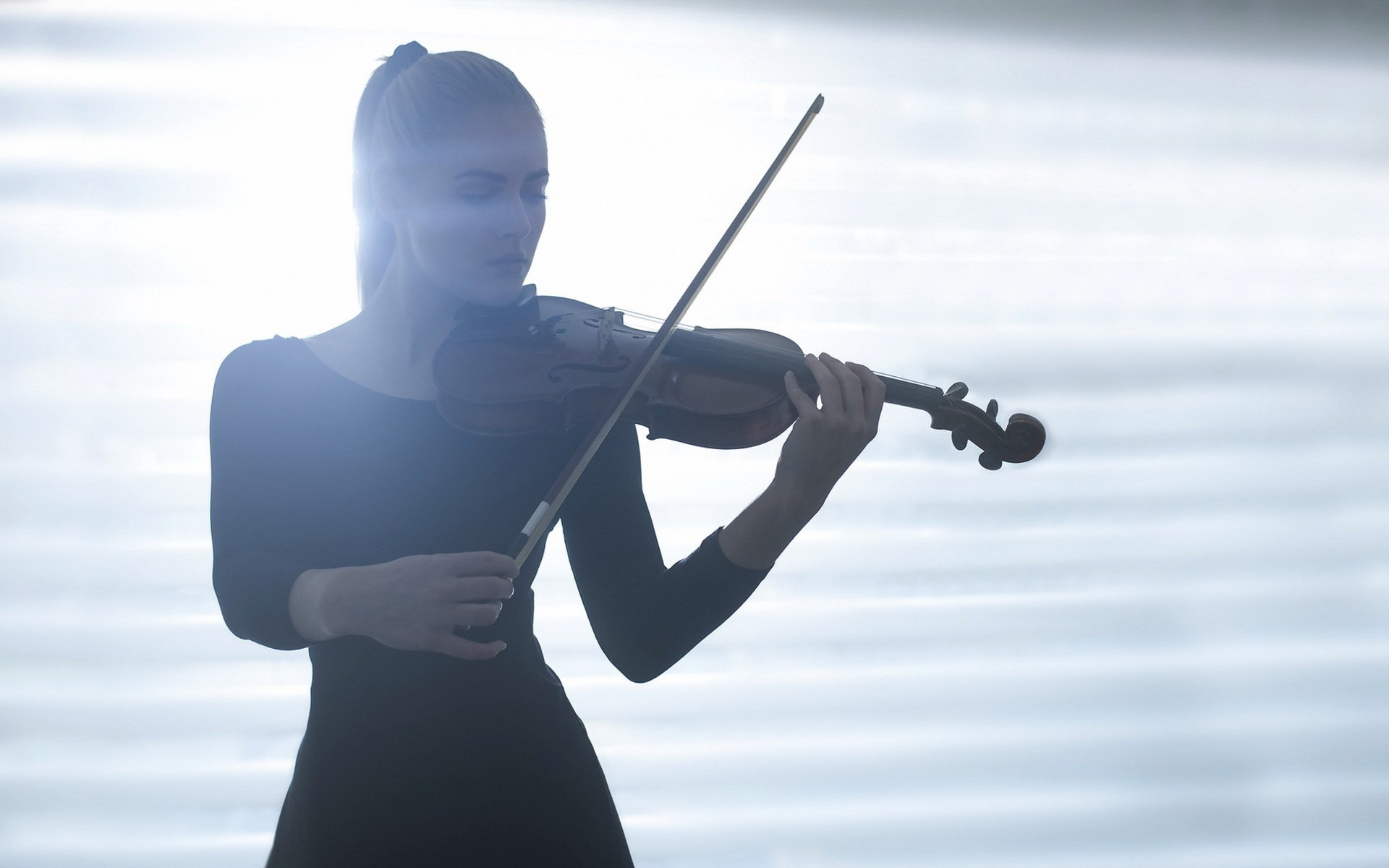 fille violon musique lumière