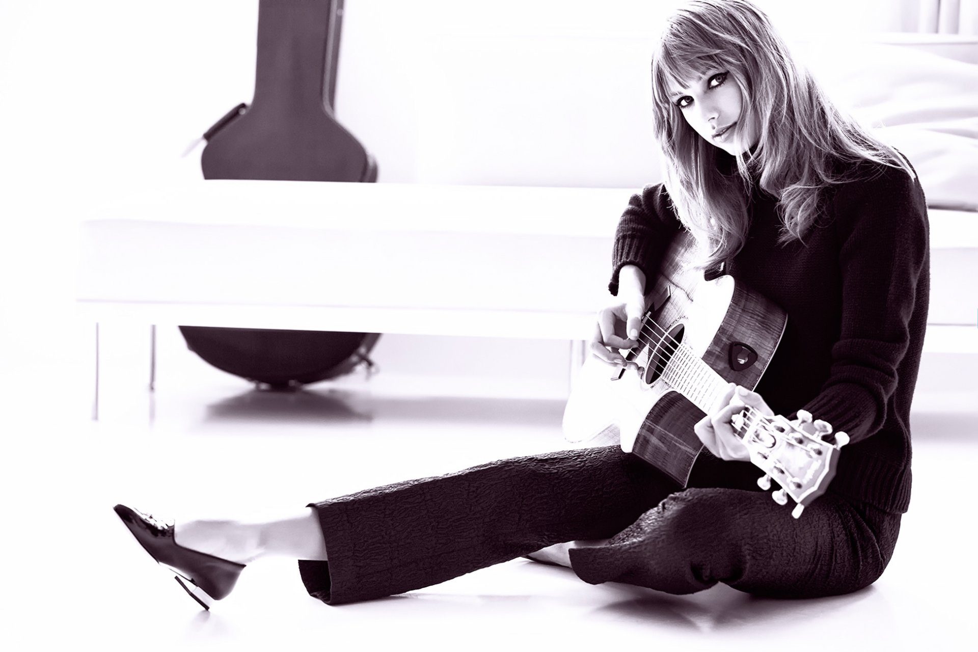 taylor swift guitars glamour