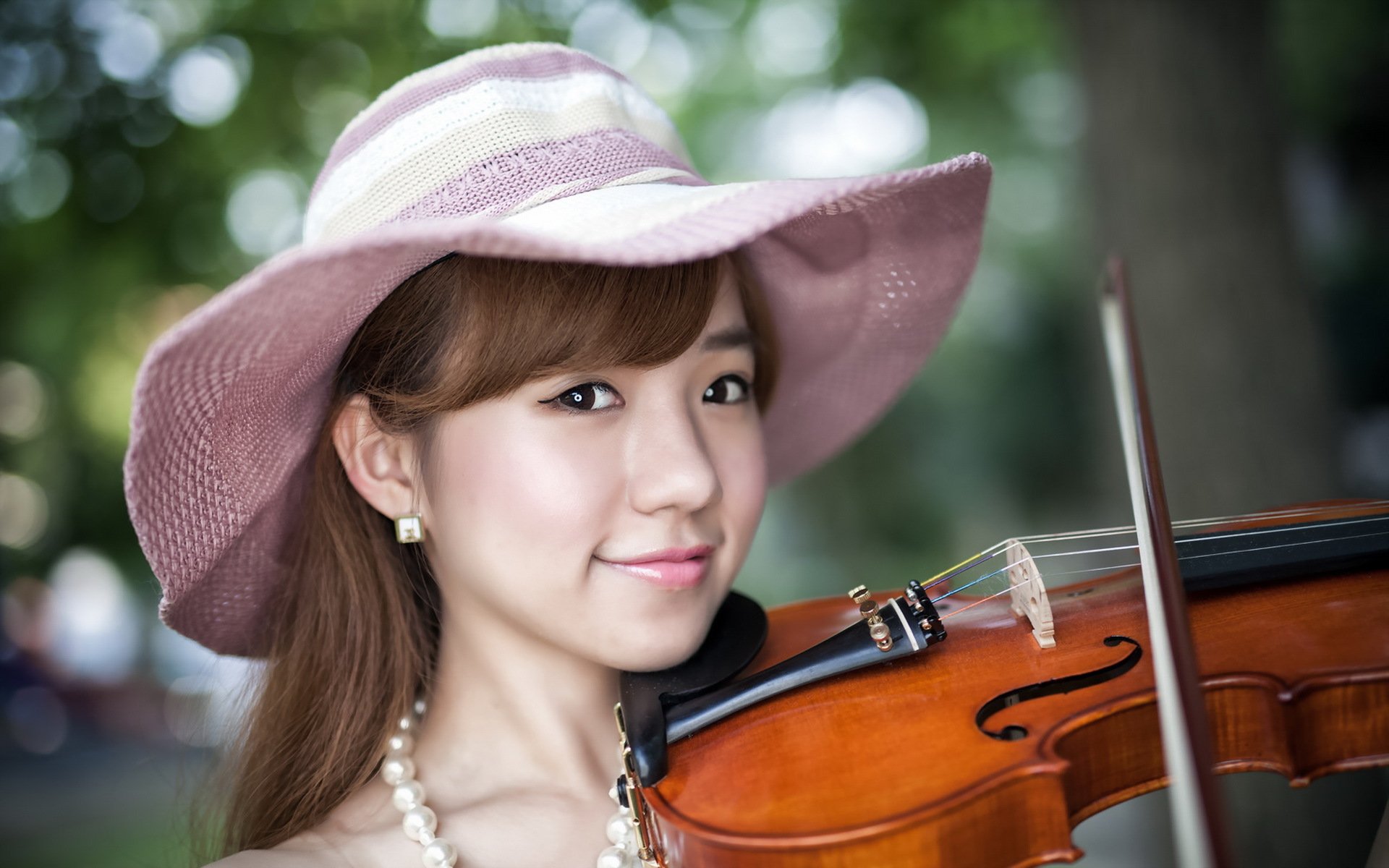 girl asian violin music