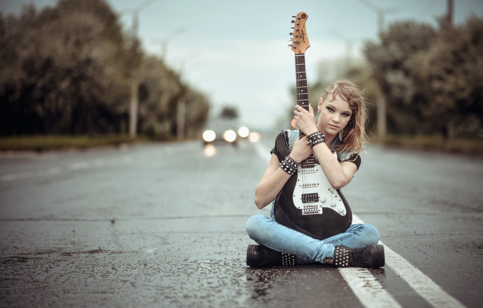 Ally Walker гитаристка