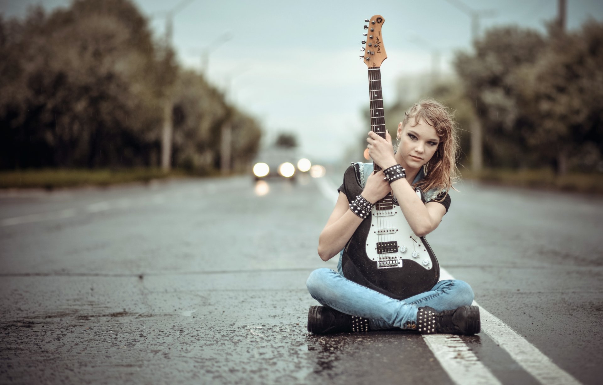 fille route guitare musique