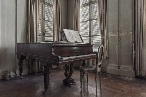 Piano Vintage dans une maison ancienne