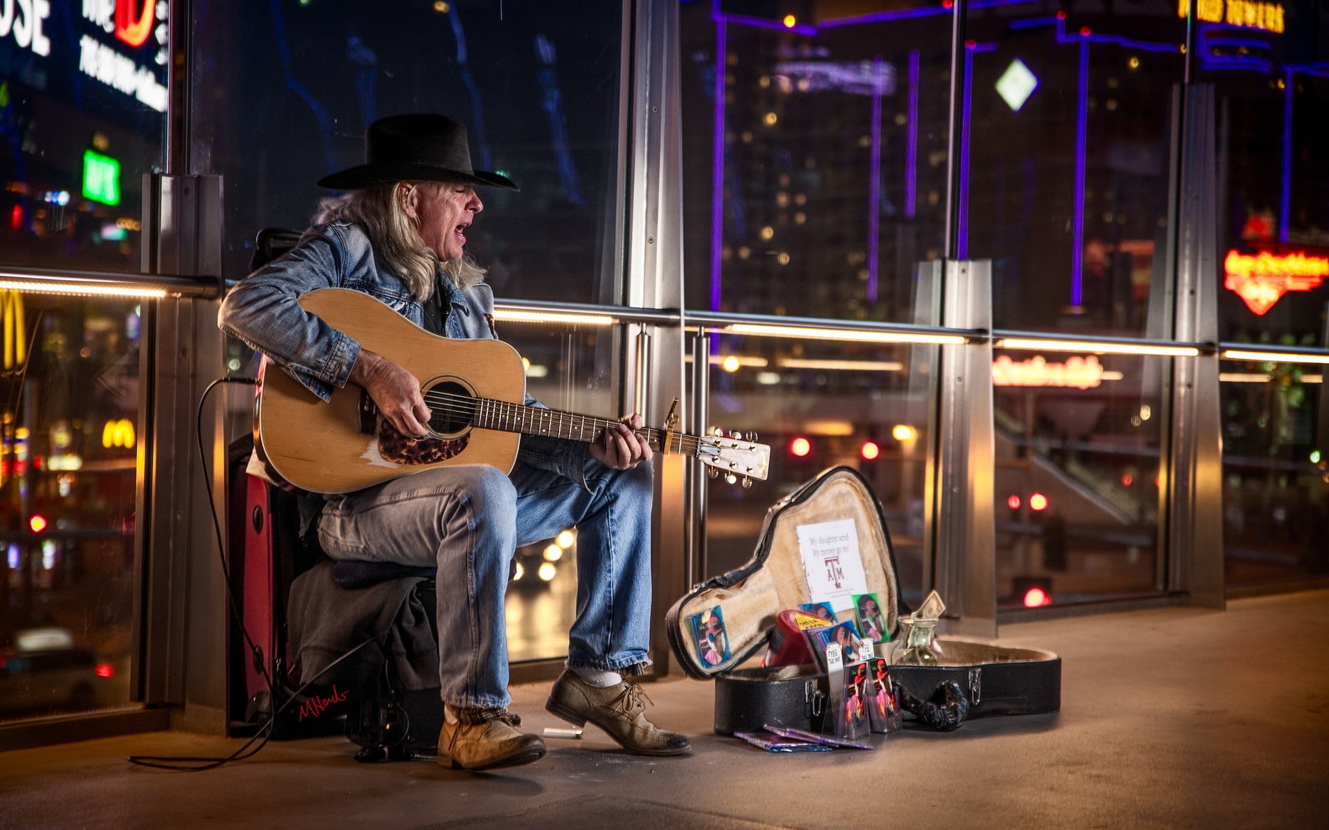 vegas mann gitarre straßenkünstler