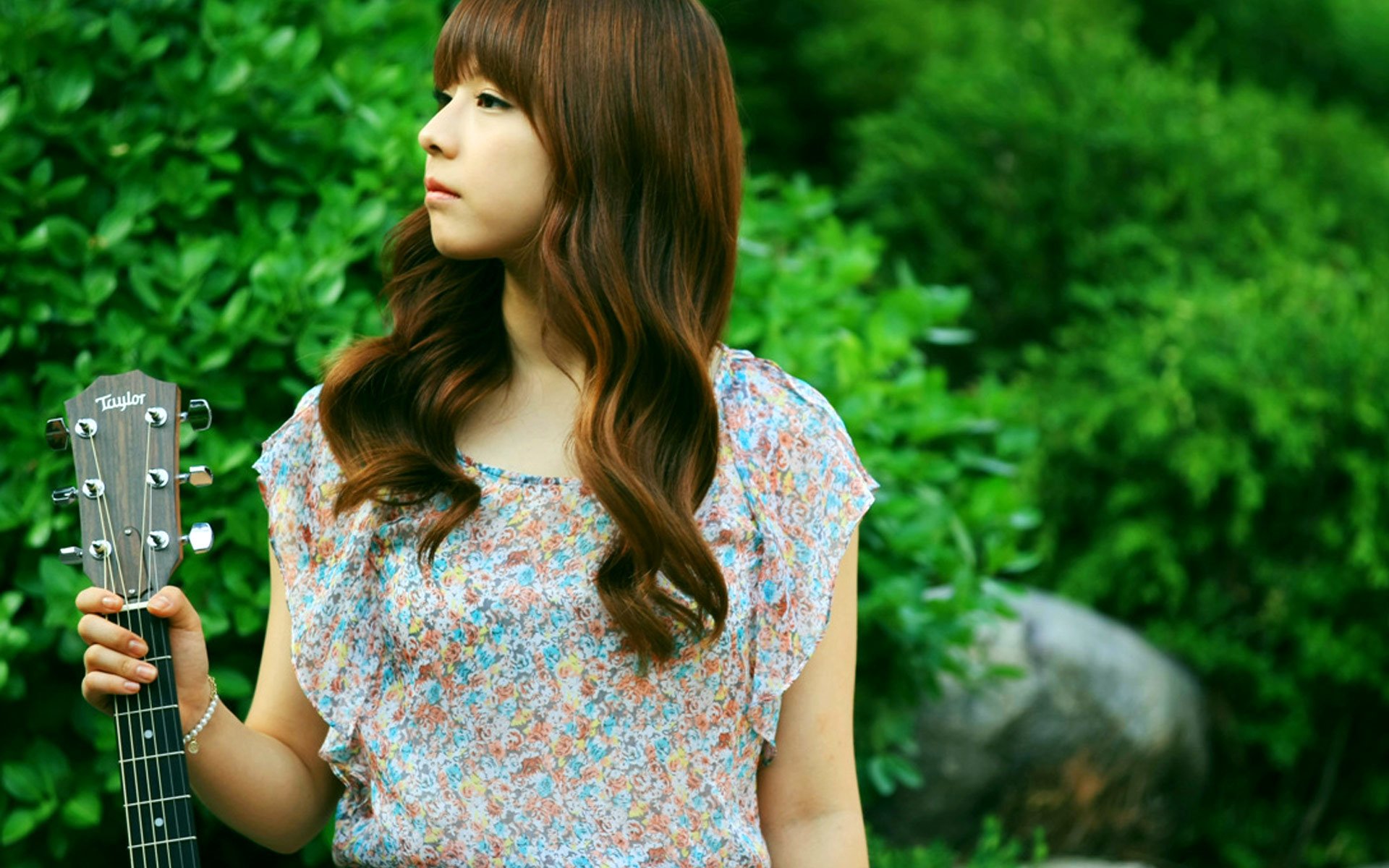 juniel cantante kpop chica asiático coreano belleza guitarra naturaleza