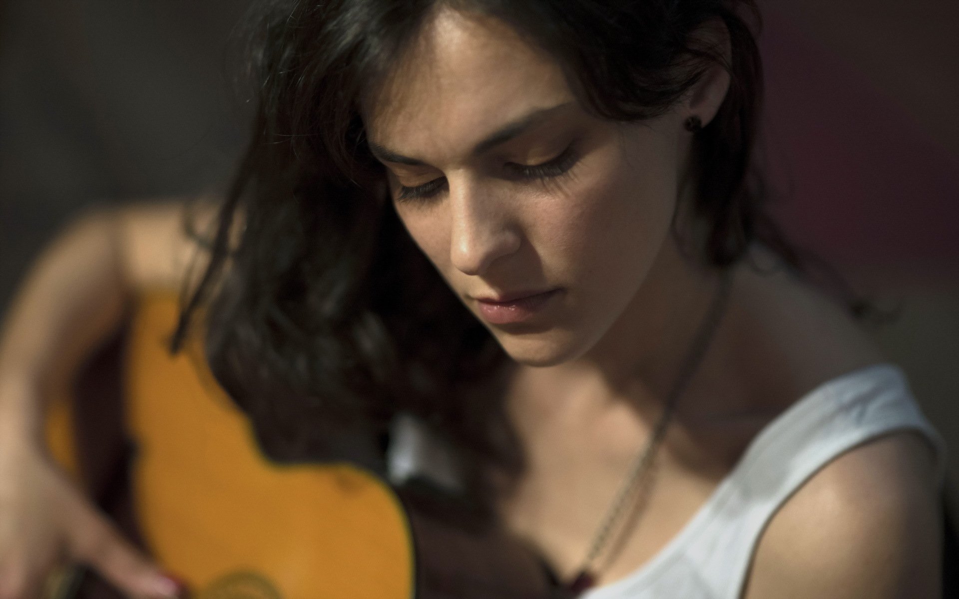 ragazza chitarra musica