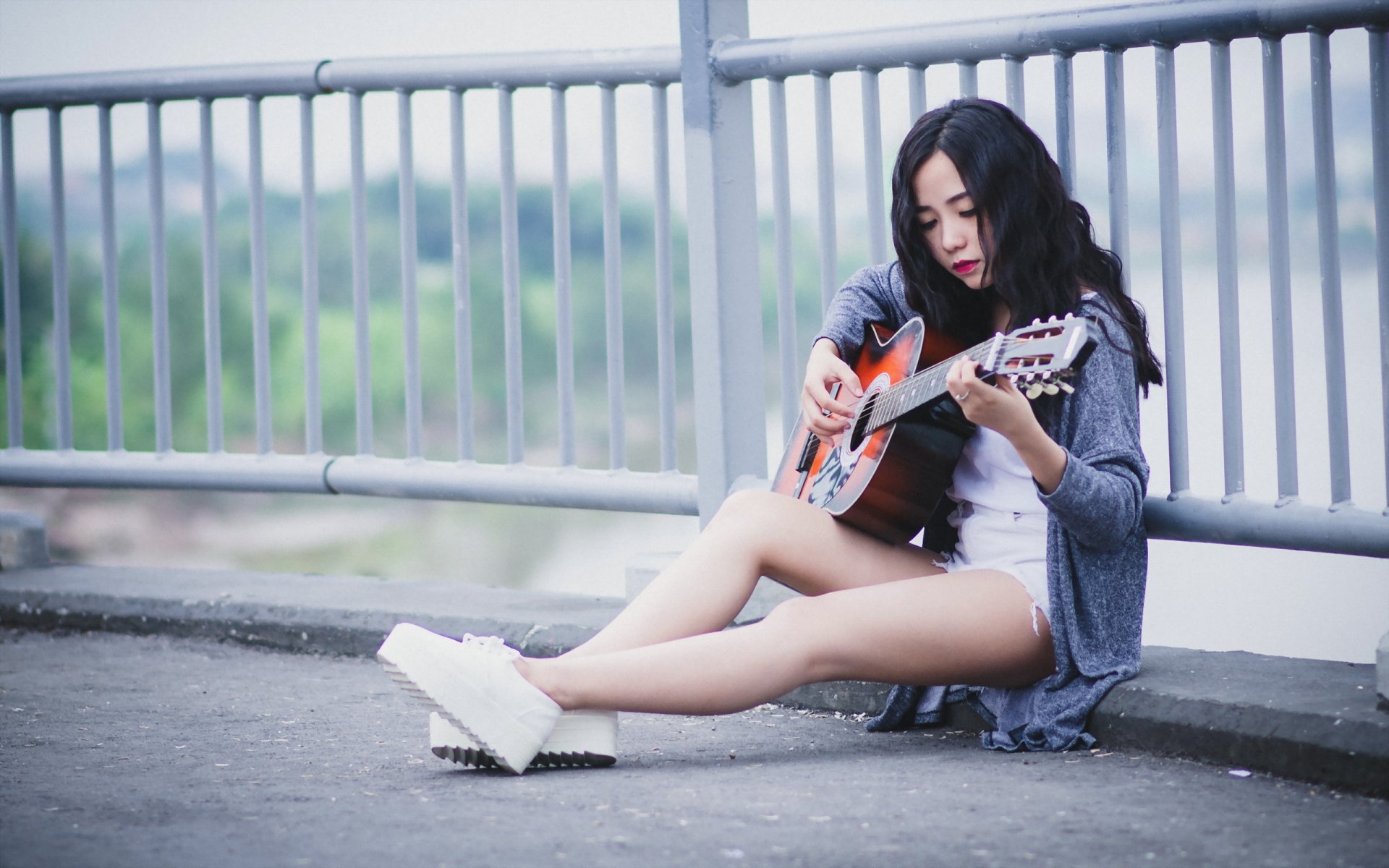 chica guitarra música