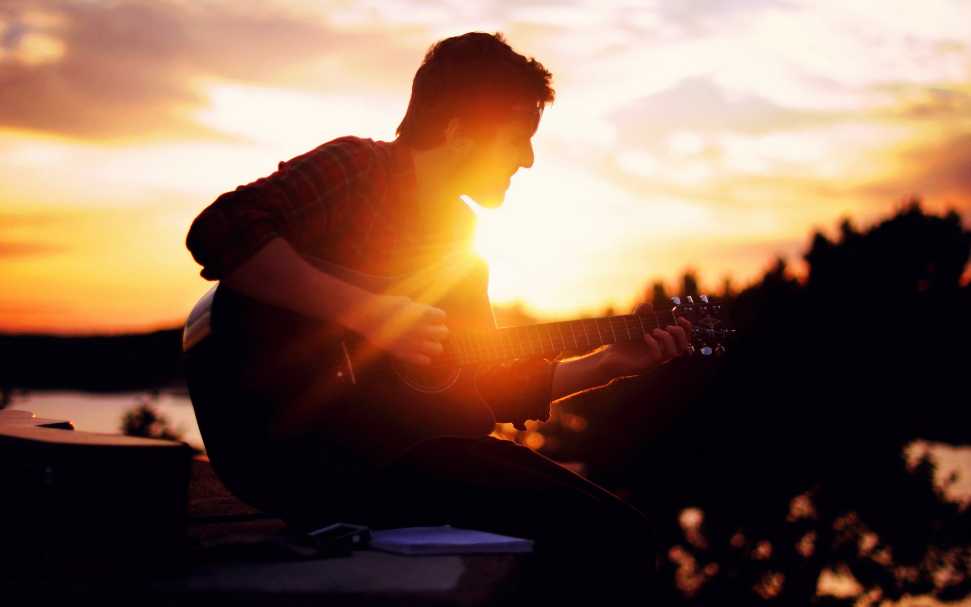 chico guitarra luz música