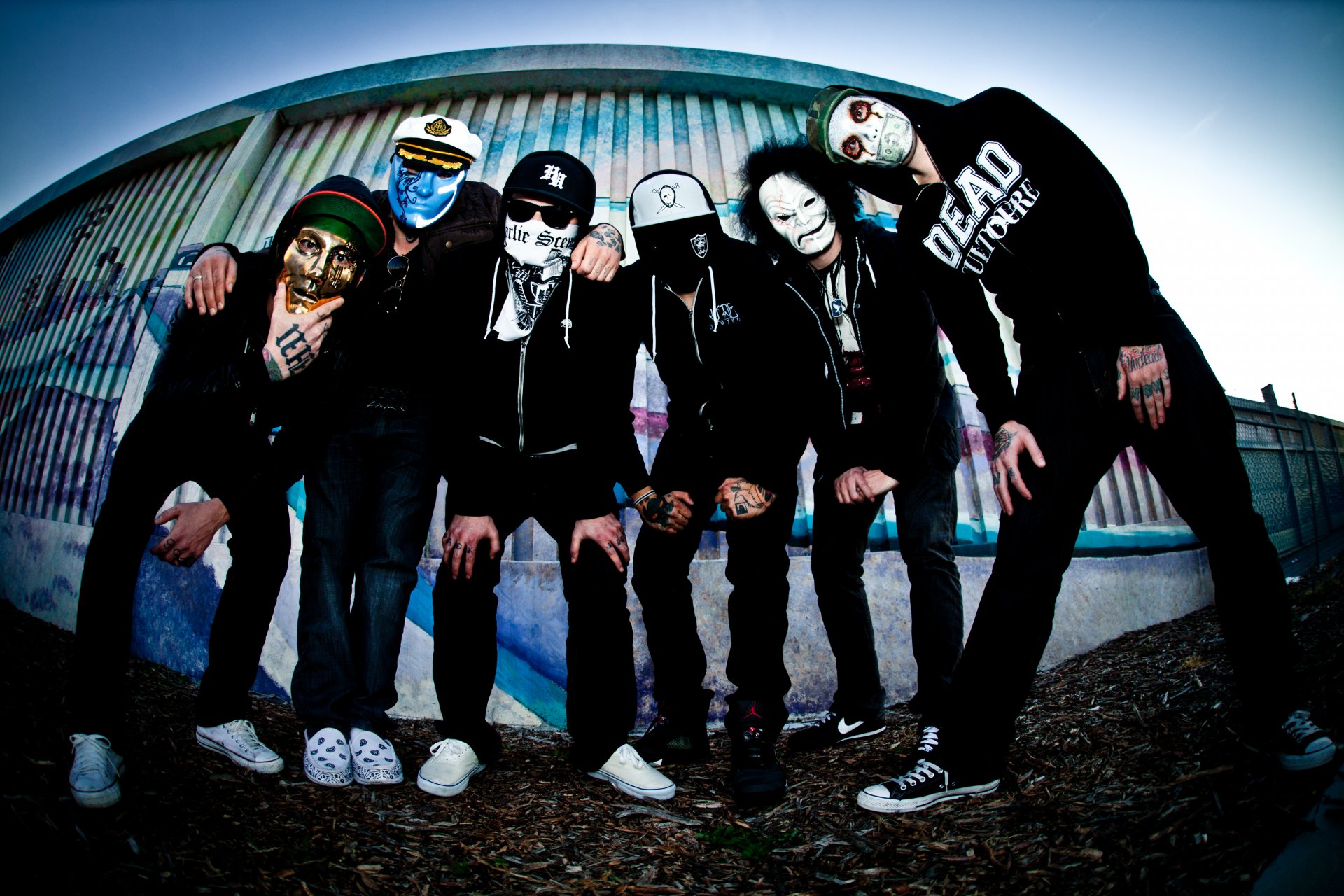 hollywood undead la danny j3t j-dog da kurlzz charlie scena uomo divertente maschera tragedia americana