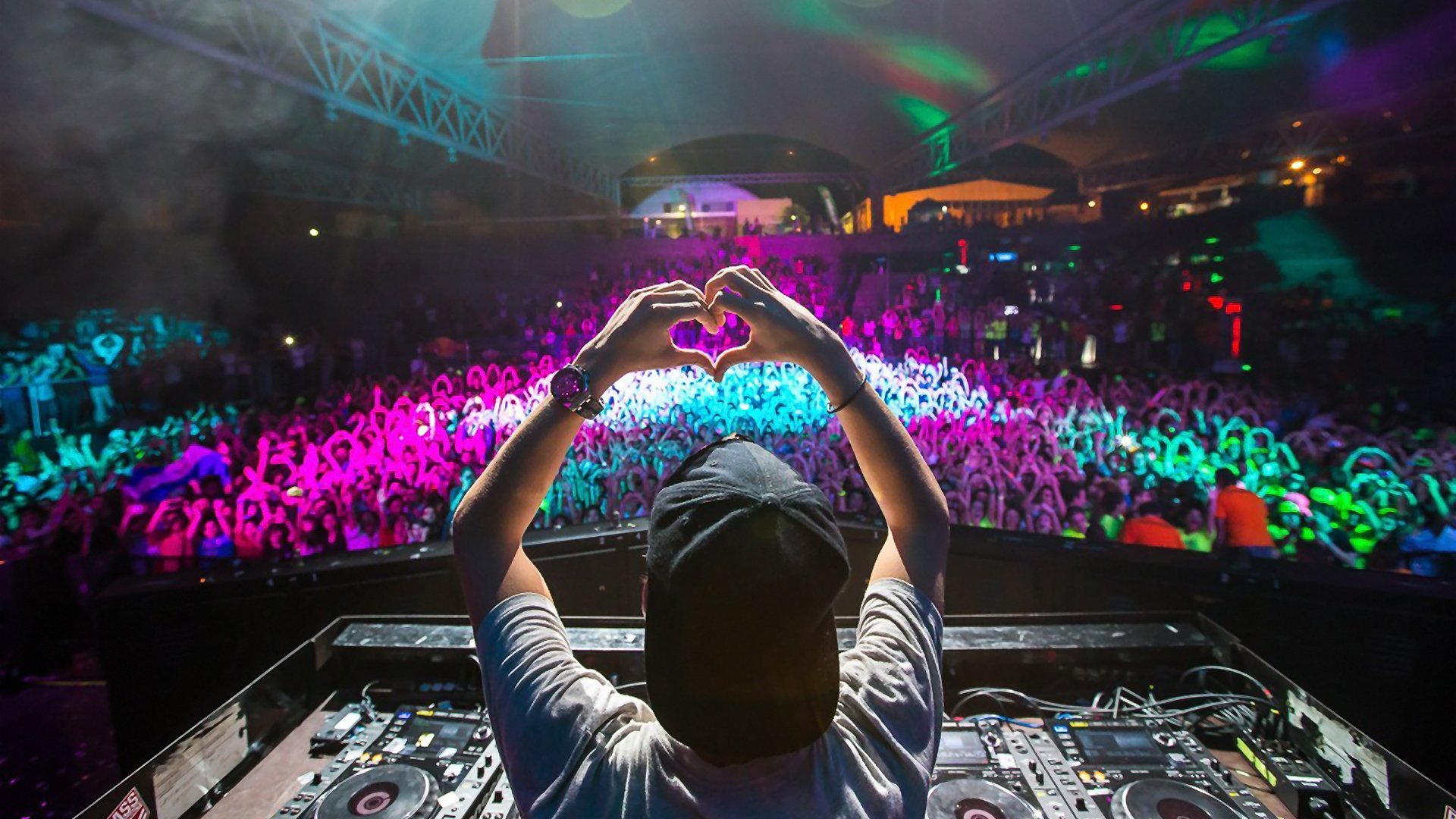 avicii dj house heart the people music