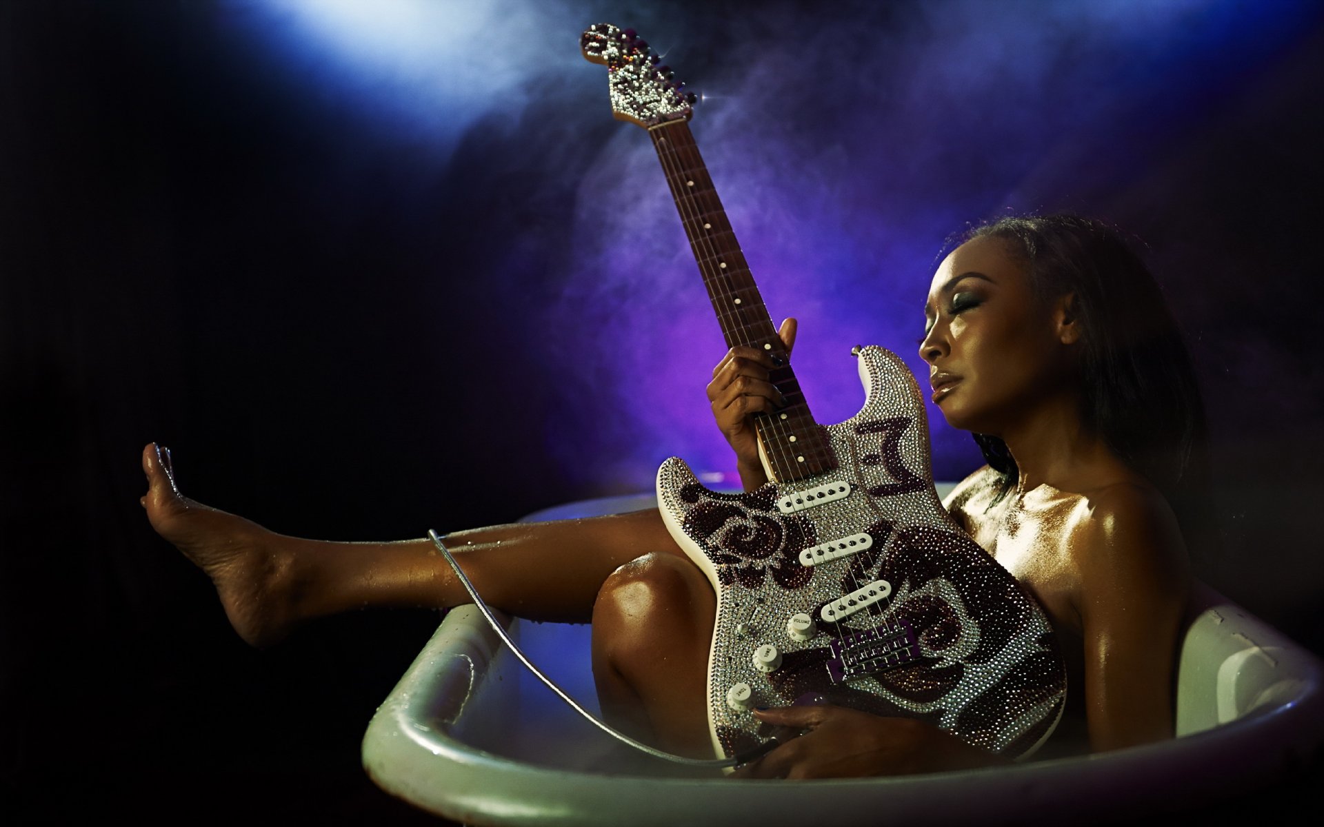 artist malina moye guitars bath