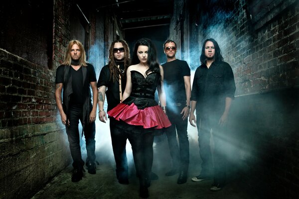 Band evanescence Solistin im rosa Rock