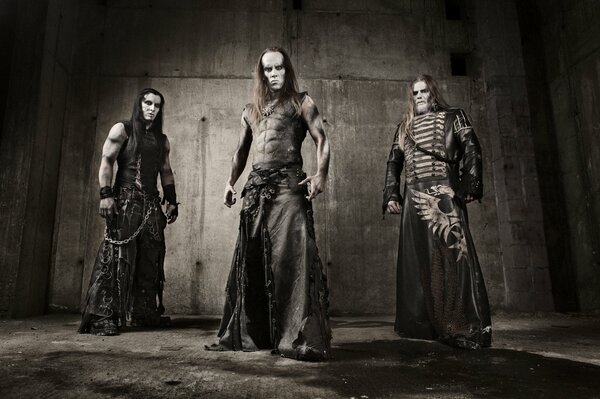 Członkowie black metalowego zespołu Begemot