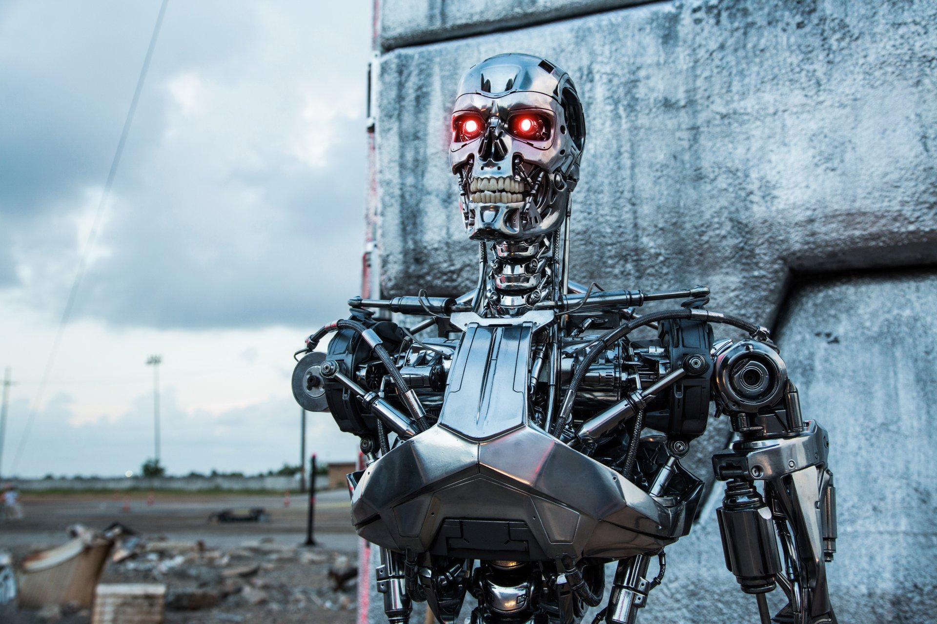 terminator: genesis roboter t-800 metall