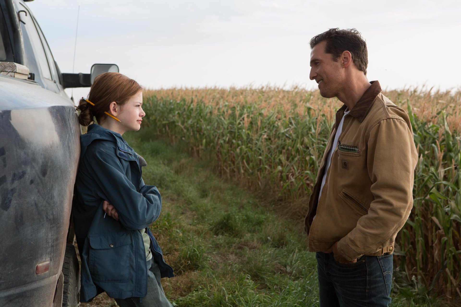 interestelar película película matthew mcconaughey 2014 año mackenzie foy murph fotos legendarias paramount pictures warner brothers pictures aventura ciencia ficción tablas fórmulas rojo cabello verde ojos mujer niña labios hd fondo de pantalla