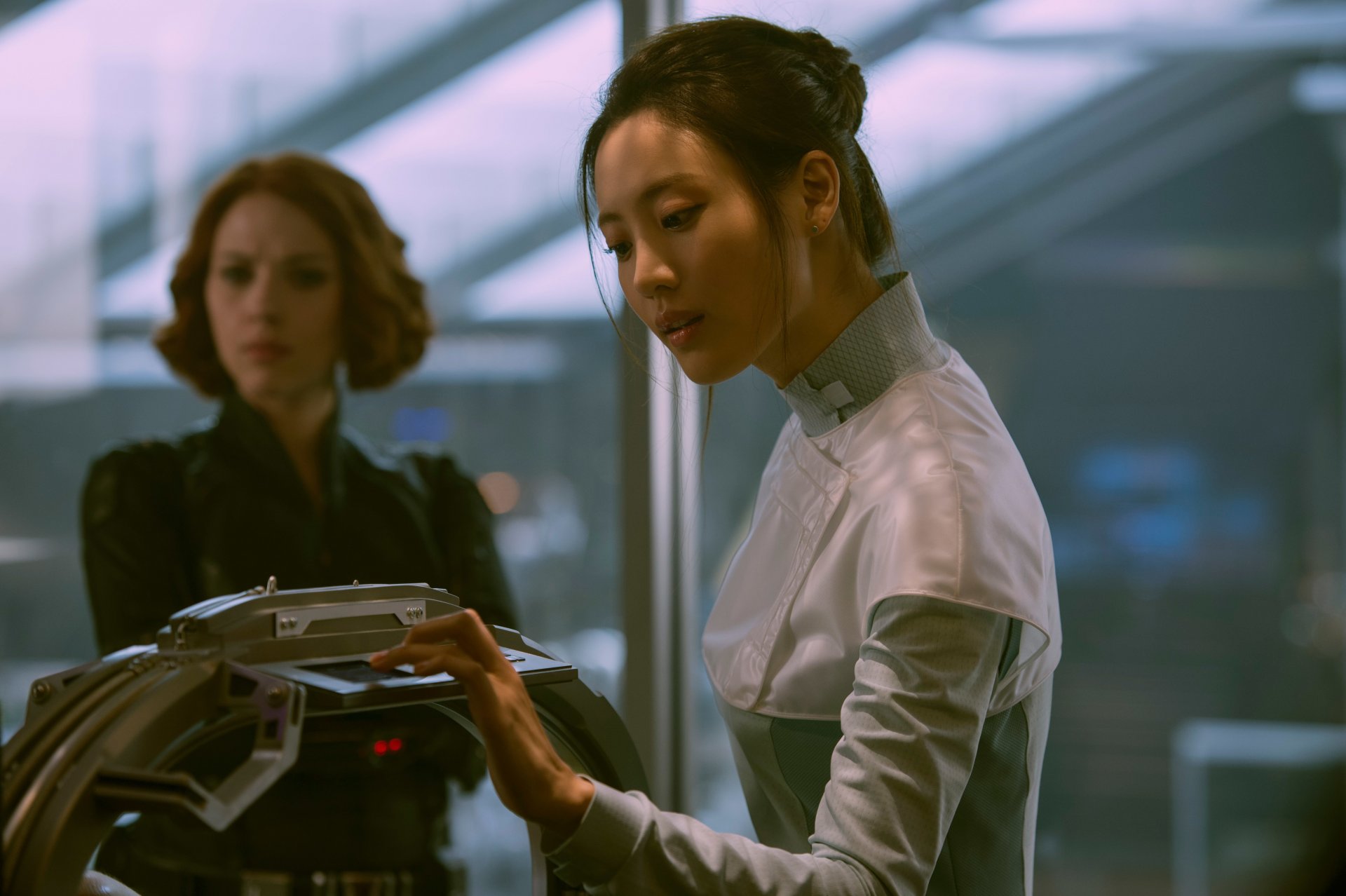 avengers : age of ultron avengers scarlett johansson claudia kim