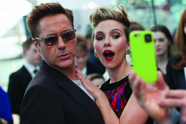 Robert Downey Jr. i Scarlet Johanson 21 kwietnia 2015 r., europejska premiera Avengers