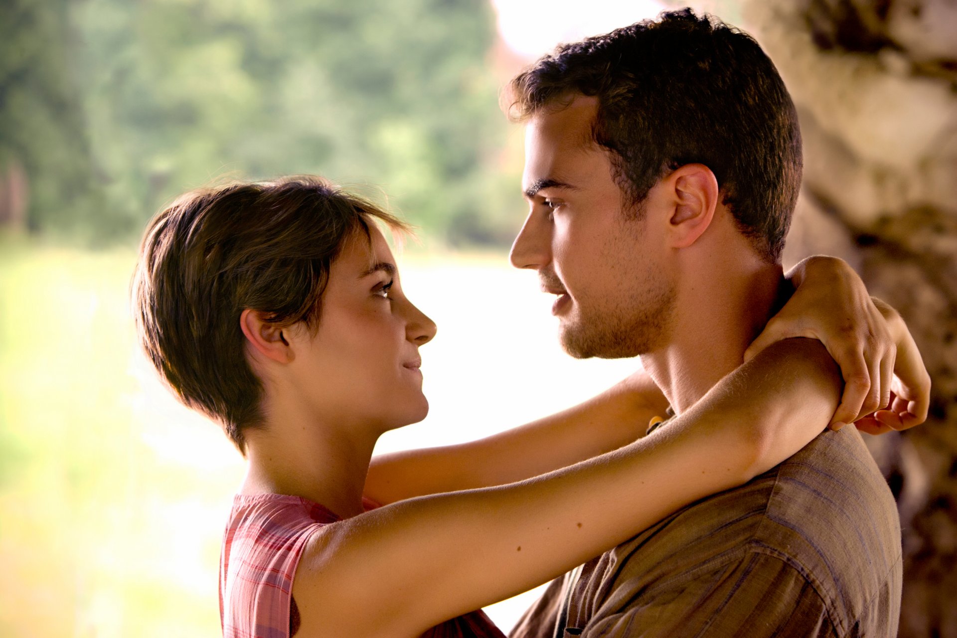 action divergent chapitre 2: insurgent woodley theo james