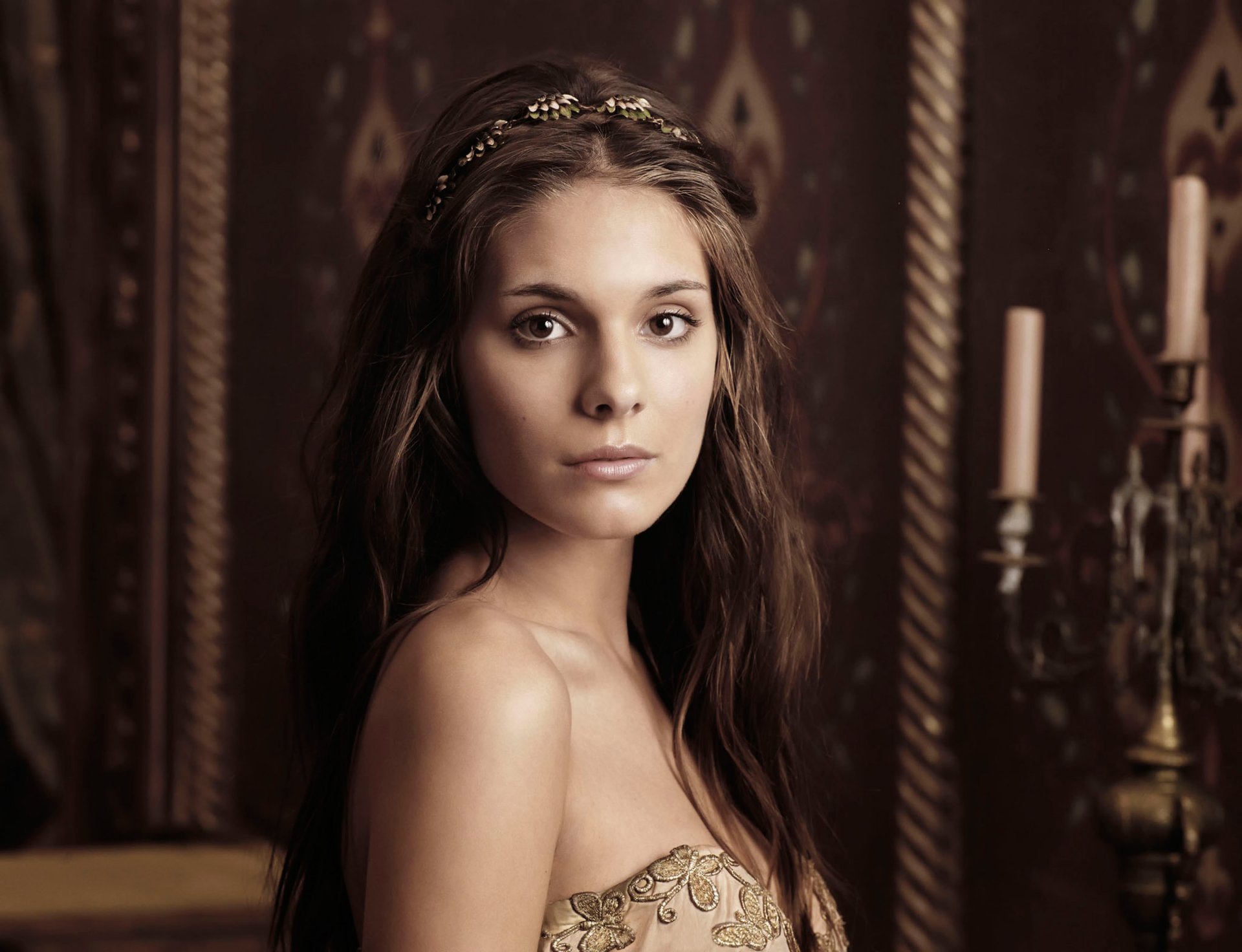 reign kingdom promo caitlin stasey