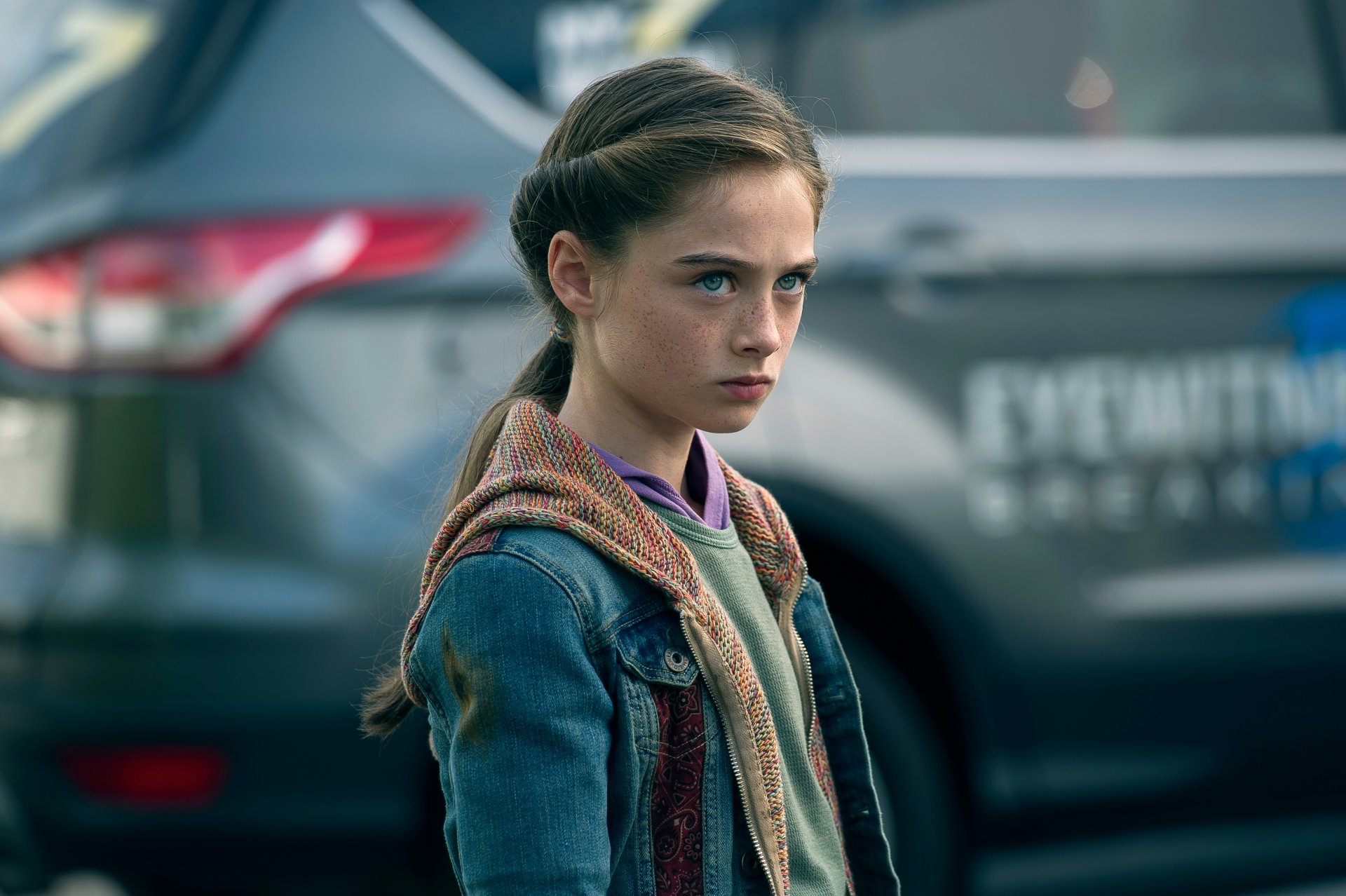 raffey cassidy w filmie kraina przyszłości tomorrowland