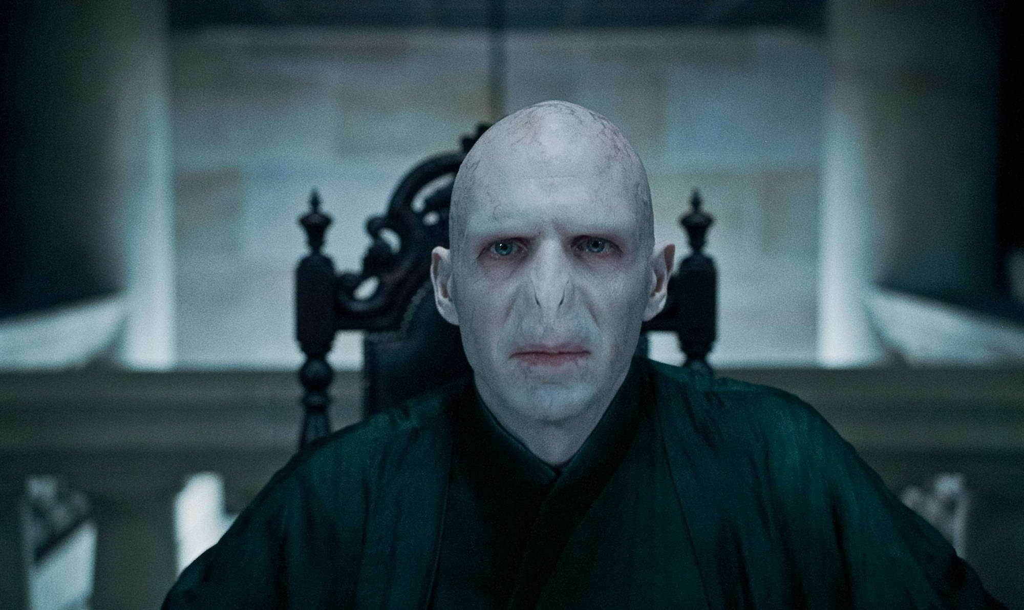 voldemort harry potter y las reliquias de la muerte villano mal manto mirada harry potter