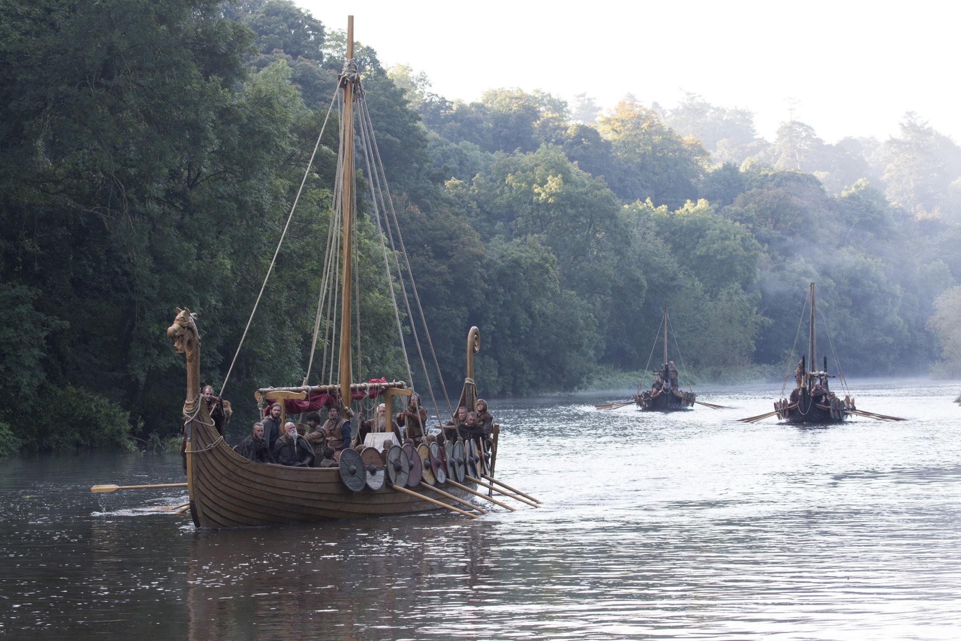 vikingos serie de televisión barcos drakkars